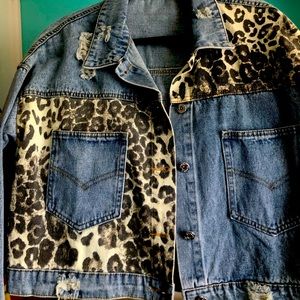 getting rid of a bunch of stuff. It is new but no tags that’s how it came .